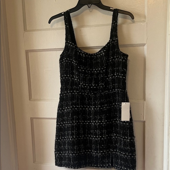 NWT! Perfect for fall ~ B Darlin Black Tweed Midi Dress size 4 - Picture 3 of 5